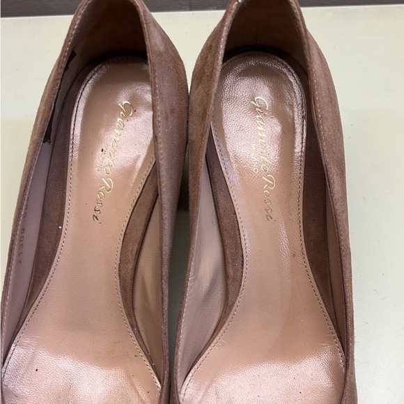 Gianvito Rossi made in Italy Tan Suede Heels - Picture 6 of 8